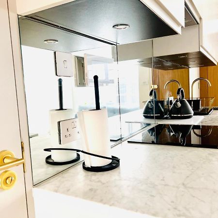 Stylish 1 Bedroom Designer Apartment Лондон Екстер'єр фото